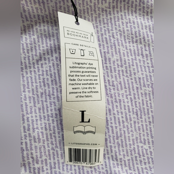 Alice in wonderland litograph infinity scarf - Picture 4 of 5